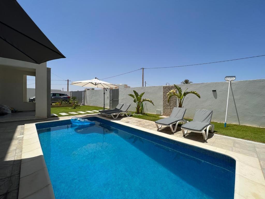 De Luxe, Marina A Proximite Villa